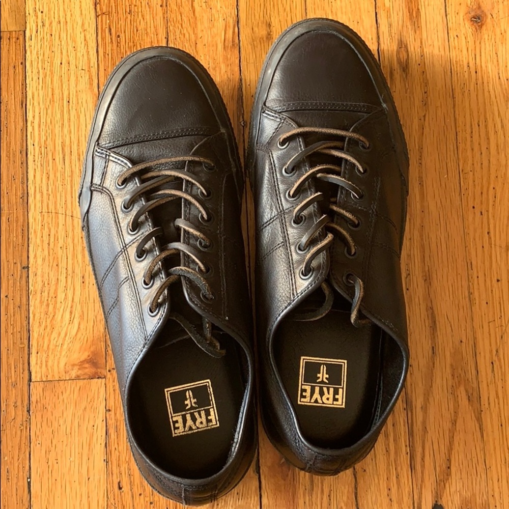 Ludlow low top leather sneaker